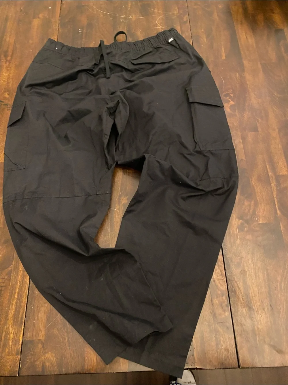 Nike Men’s Black Cargo Pants with Side Pockets